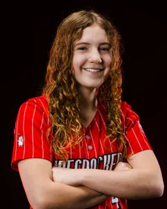 Elle Miller headshot